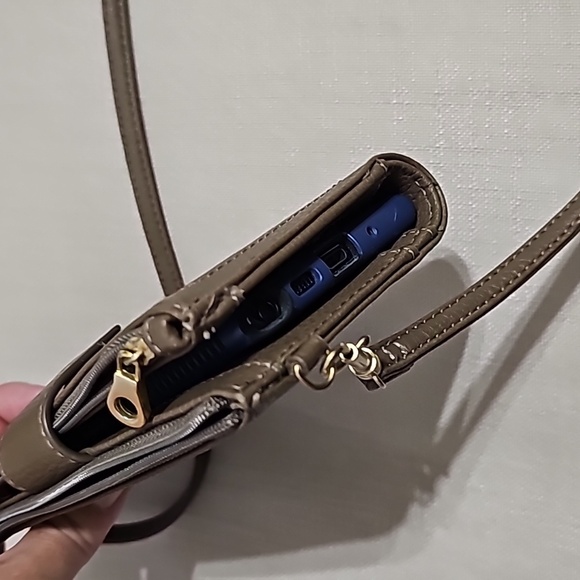 Relic by Fossil Wallet with Crossbody Strap - Picture 10 of 10